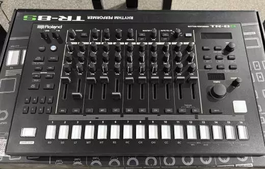 Roland - TR-8S